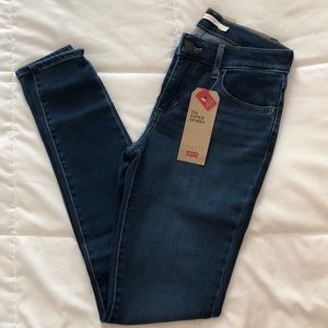 Levi’s Super Skinny Jeans